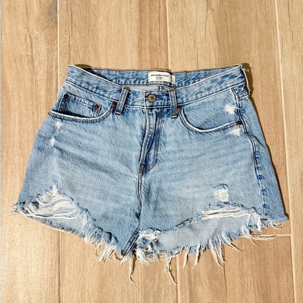 Abercrombie & Fitch Low Rise Baggy Fit Light Blue Denim Shorts size 26 or 2
